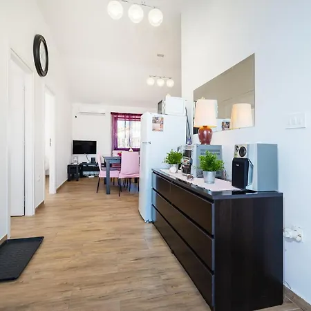 Gorgeous In With Wifi Apartment