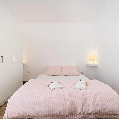 Apartment Gorgeous In With Wifi Maslenica