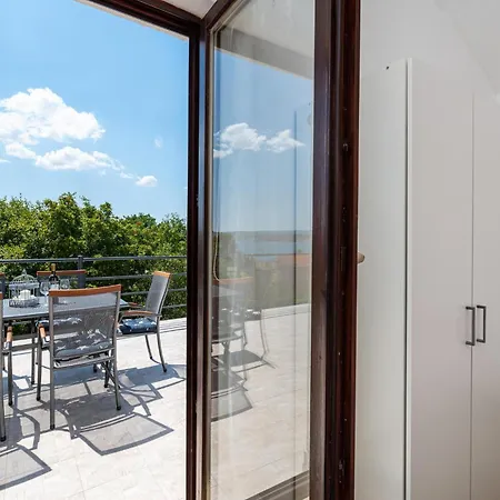 Lovely In Appartement Maslenica