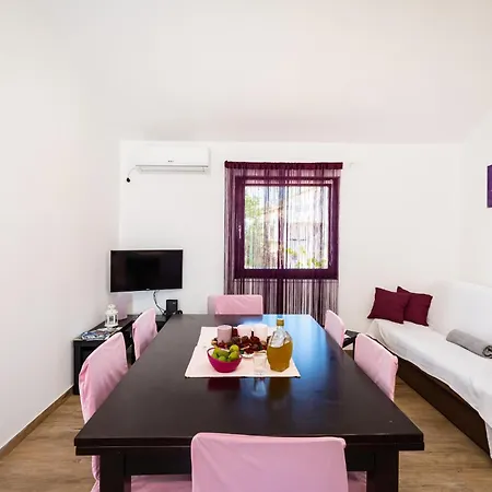 Lovely In * Maslenica